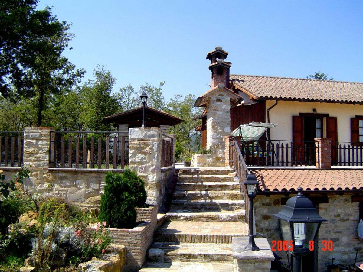 Agriturismo Countryhouse Le Giare Губбио Экстерьер фото
