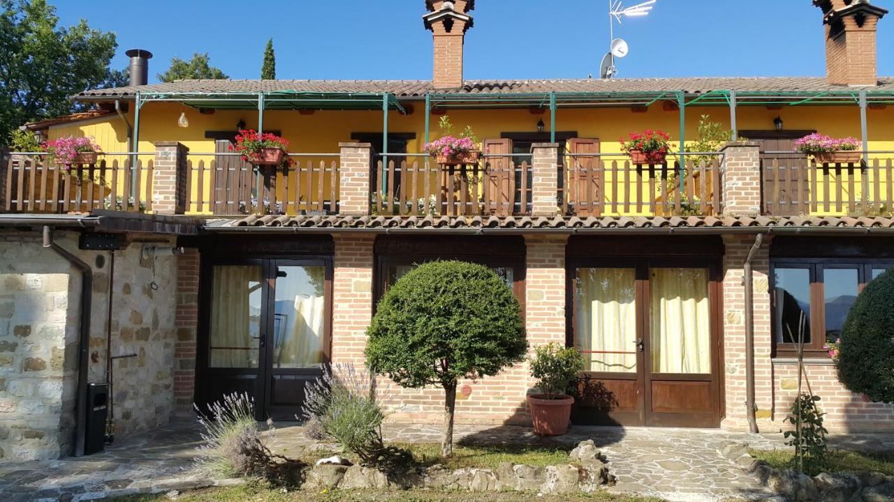Agriturismo Countryhouse Le Giare Губбио Экстерьер фото