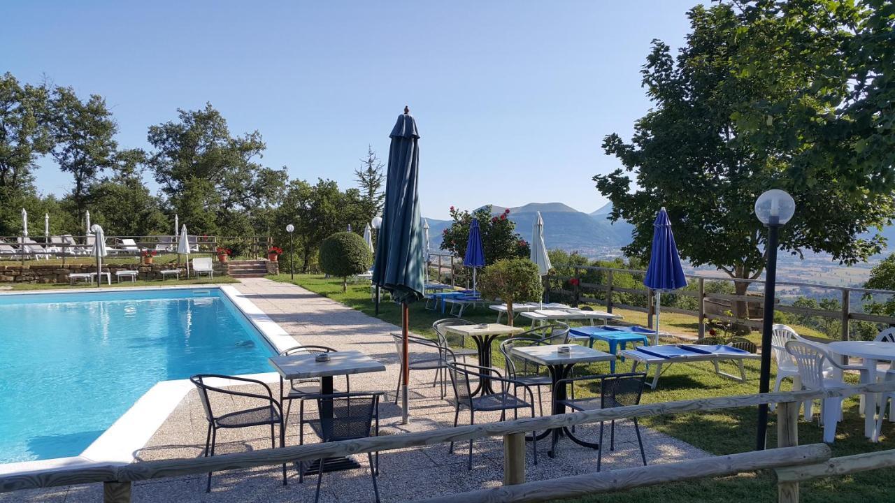 Agriturismo Countryhouse Le Giare Губбио Экстерьер фото