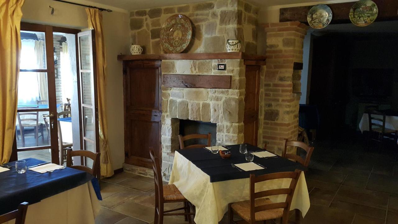 Agriturismo Countryhouse Le Giare Губбио Экстерьер фото