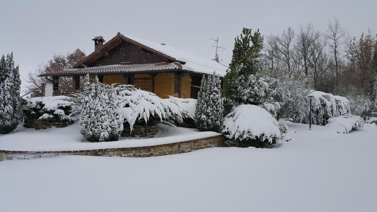 Agriturismo Countryhouse Le Giare Губбио Экстерьер фото
